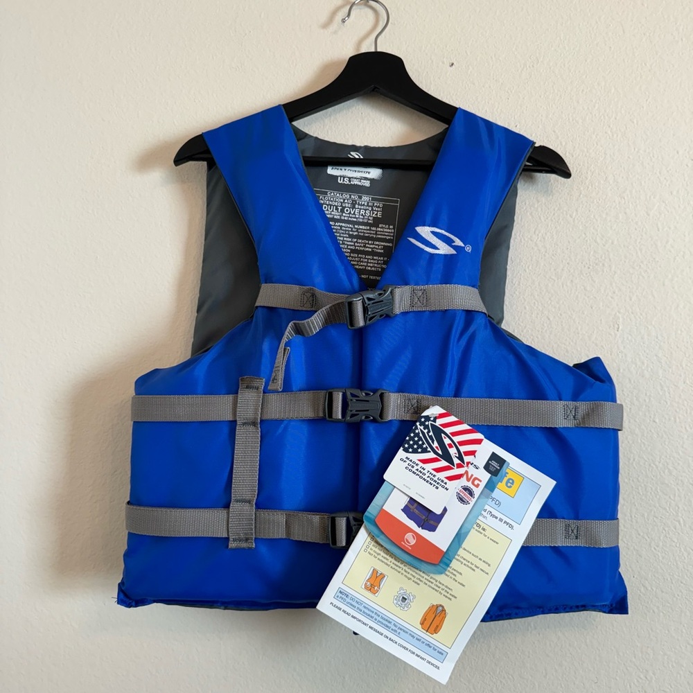 Adult Stearns Classic Series Boating Life Vest Universal Blue Model 2001